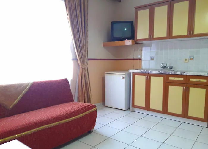 Life Aparthotel 3*