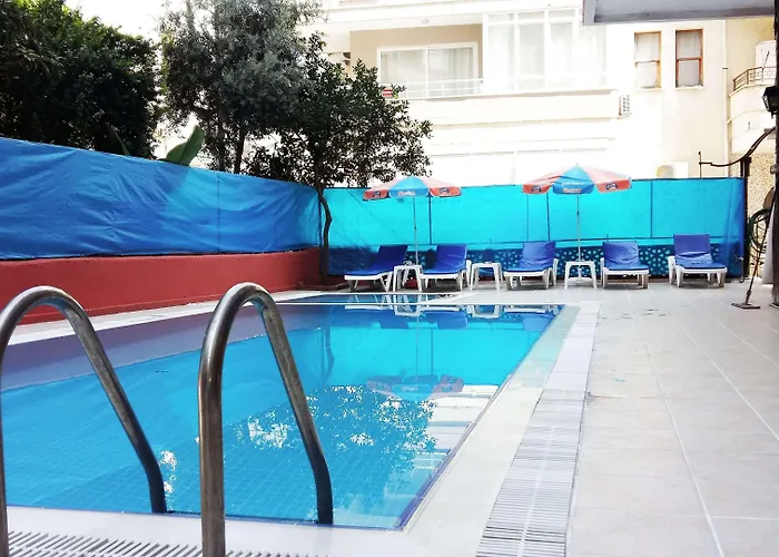 Life Aparthotel 3*