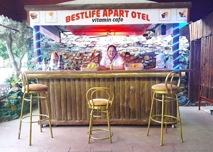 Life Aparthotel 3*