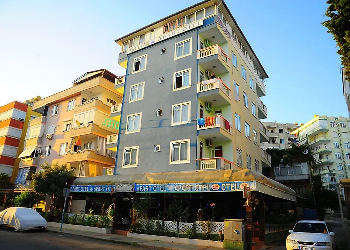 Aparthotel Life 3*