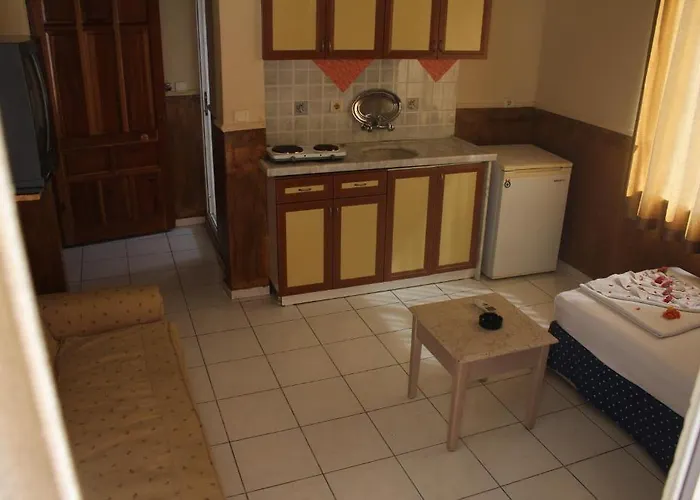 Life Aparthotel