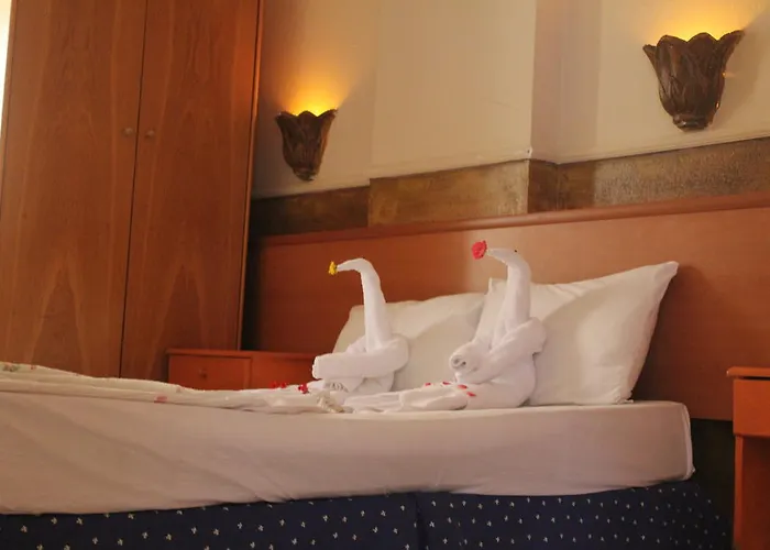Aparthotel Life 3*