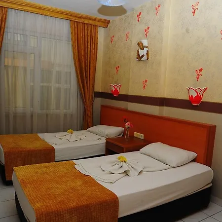 Life Aparthotel 3*
